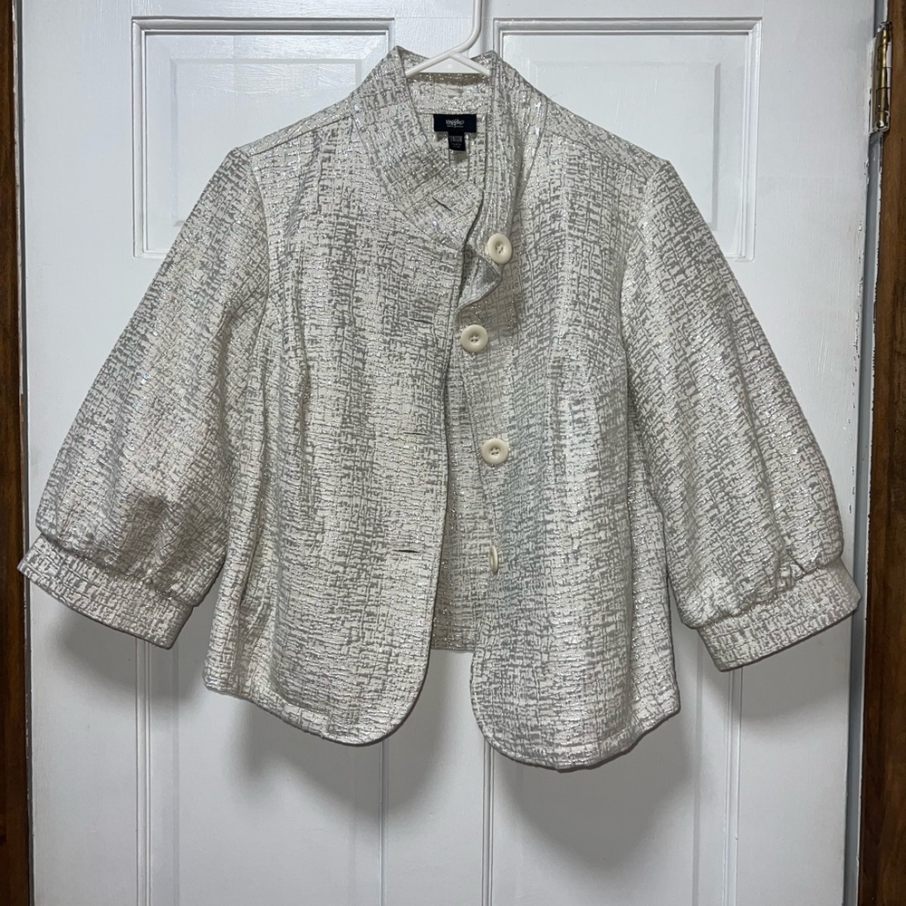 Mossino Supply 16W-18W Silver-Threaded Ivory Textured Cropped Jacket